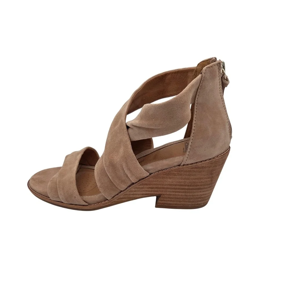 Sofft Womens Suede Crisscross Wedge Sandals Tan‎ Brown SF0078588 Size 10M
